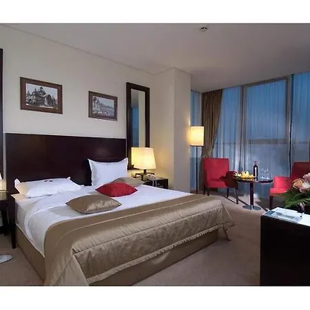 Апартаменти Golden Tulip Victoria *